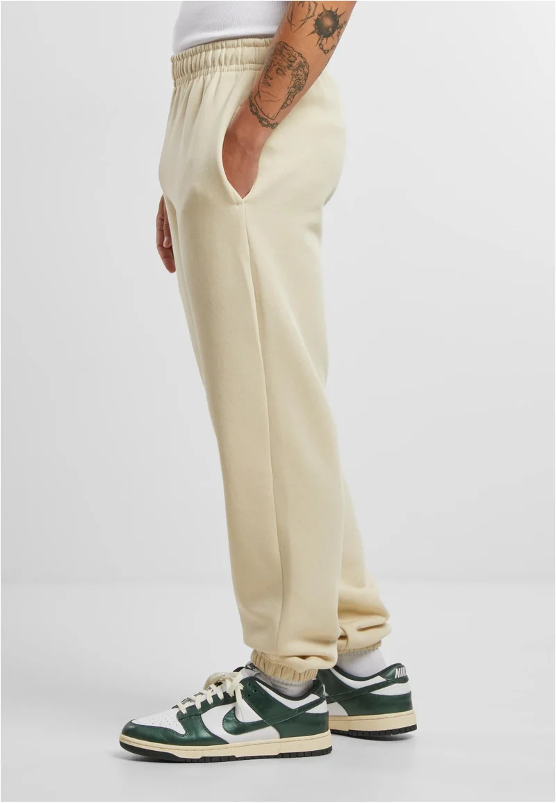 UC Basic Essential Sweatpants