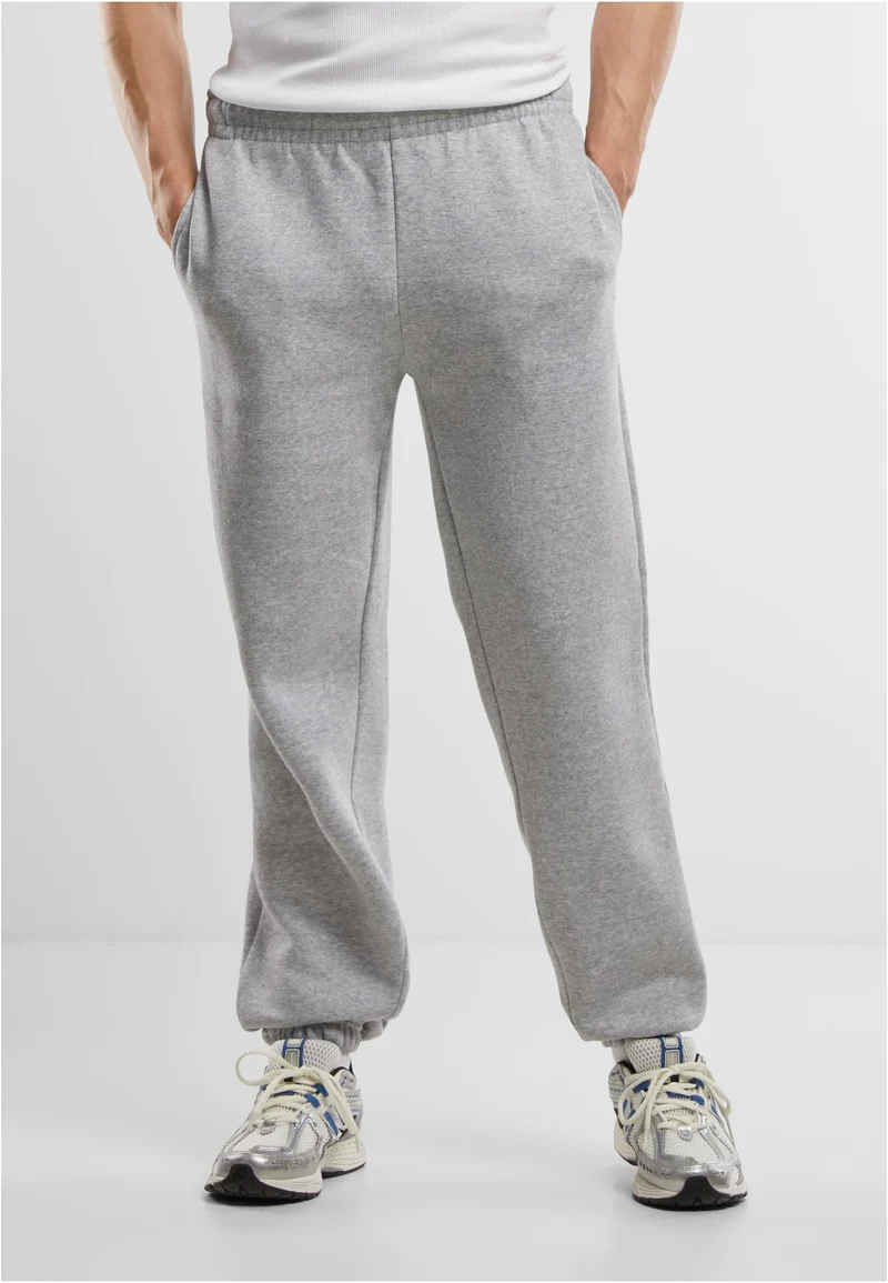 UC Basic Essential Sweatpants