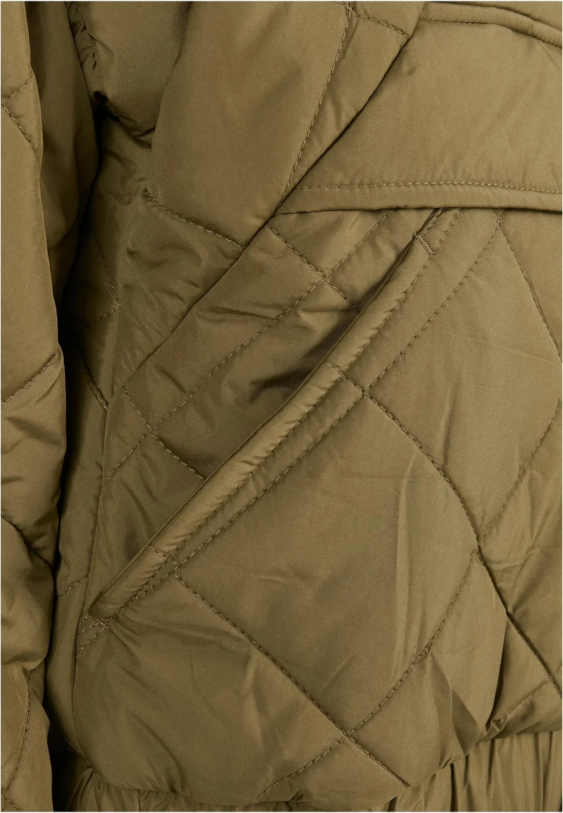 Oversized Diamond Quilted Pull Over Jacket