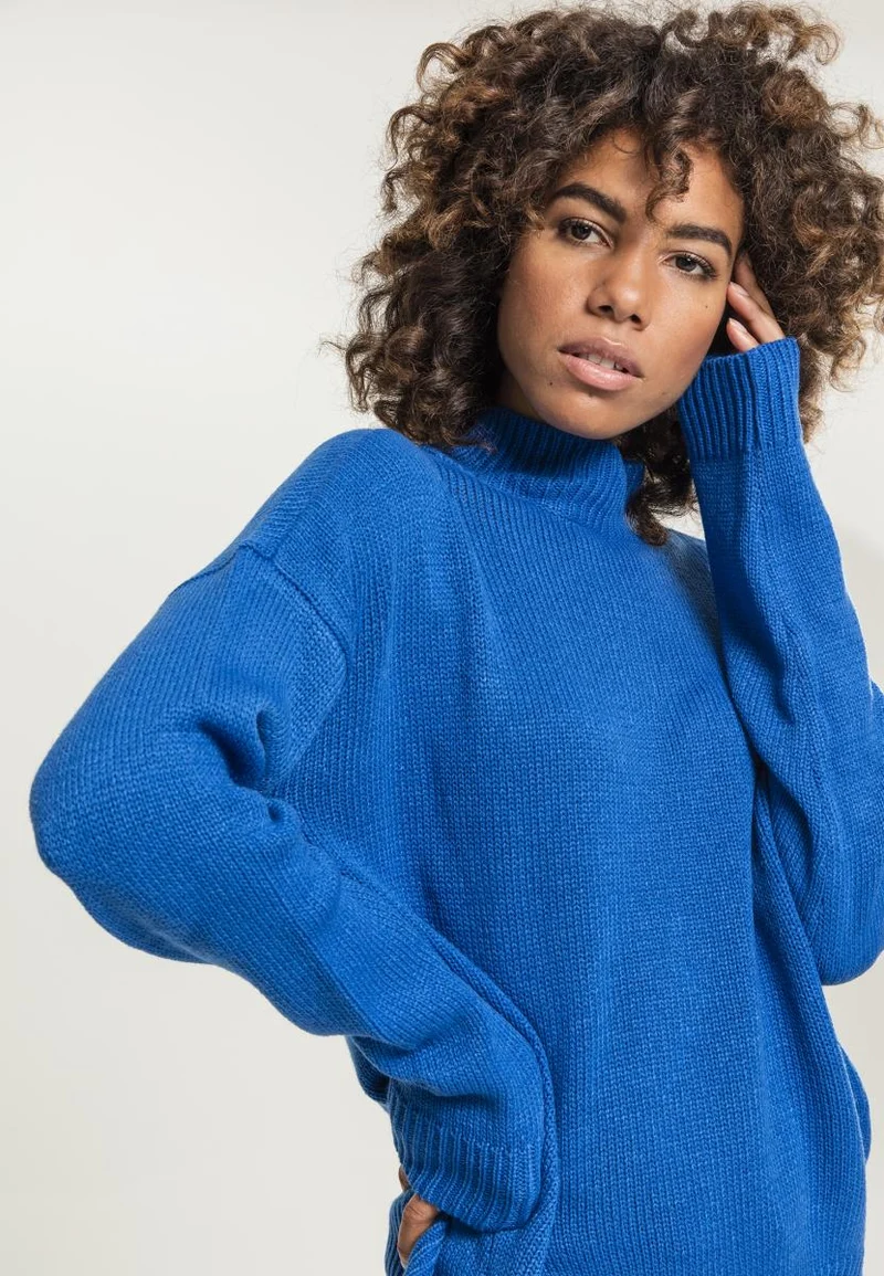 UC Oversize Turtleneck Sweater