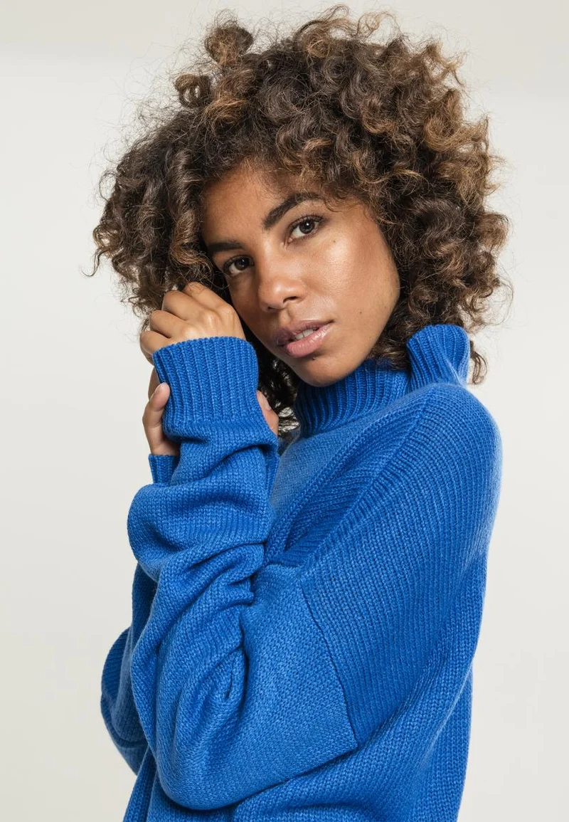 UC Oversize Turtleneck Sweater