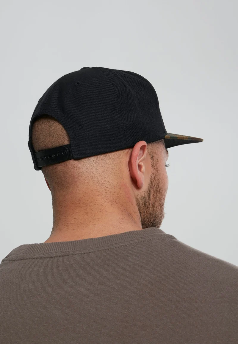 Classic Camo Snapback One Size