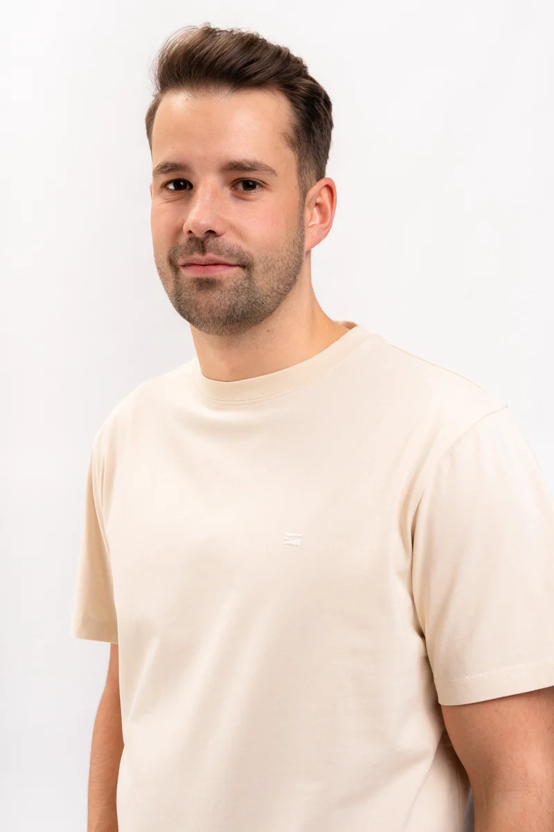Easy Tee