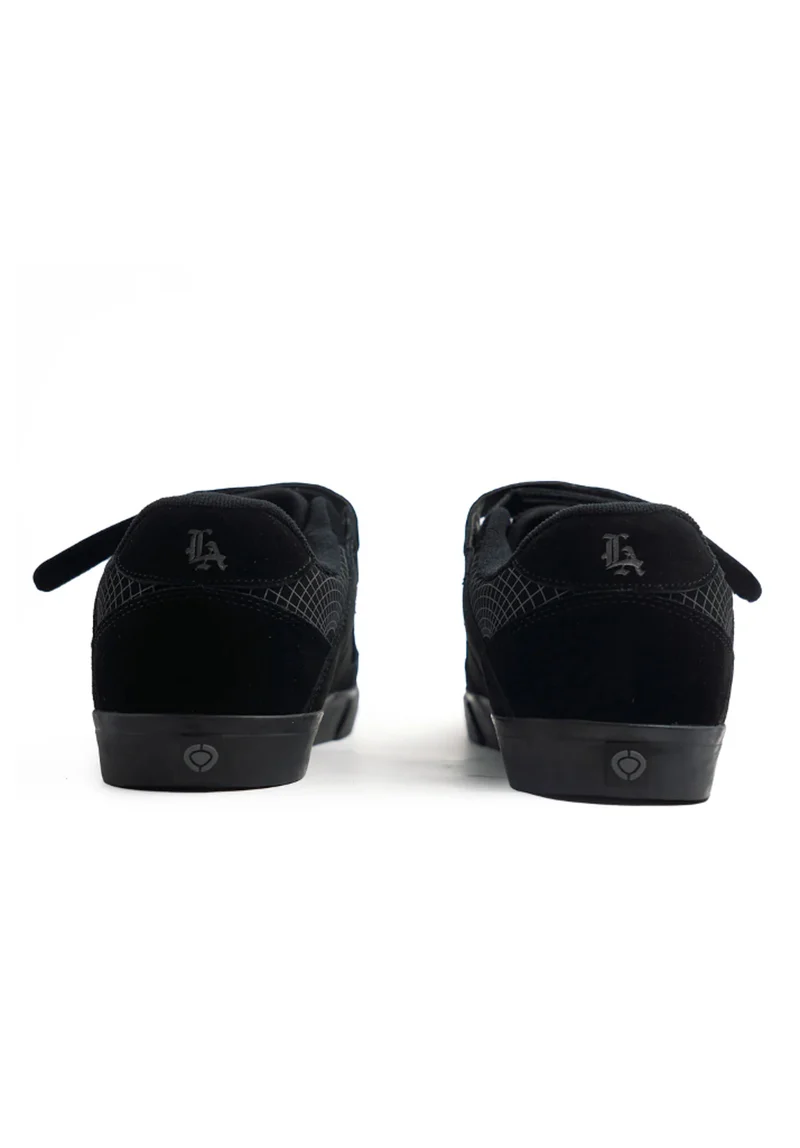 205 Vulc x Manhole