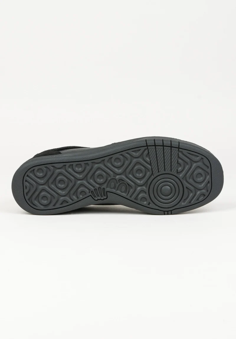 CM001 Low Suede