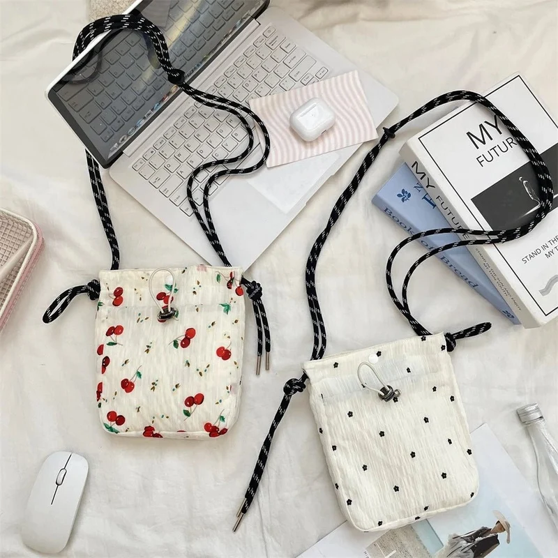 Stilvolle Damenhandtaschen: Die perfekte Mini-Umhängetasche mit Kordelzug