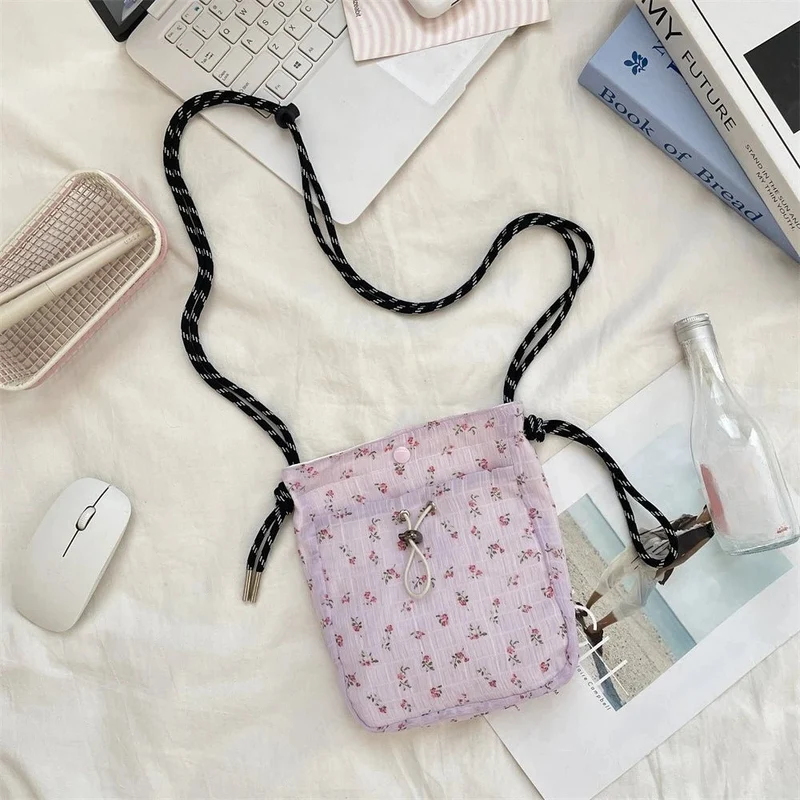 Stilvolle Damenhandtaschen: Die perfekte Mini-Umhängetasche mit Kordelzug