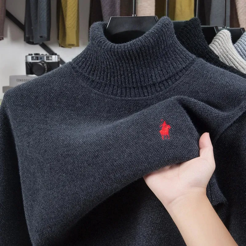 Herren-Rollkragenpullover aus besticktem Samt – Warmer, luxuriöser Strickpullover mit Ponymotiv