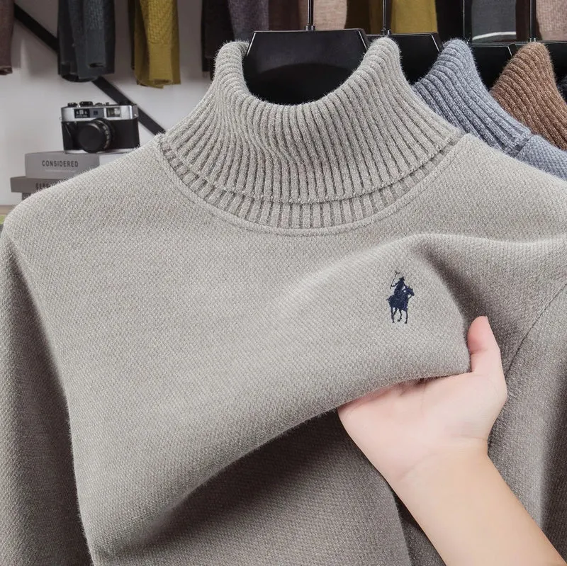 Herren-Rollkragenpullover aus besticktem Samt – Warmer, luxuriöser Strickpullover mit Ponymotiv