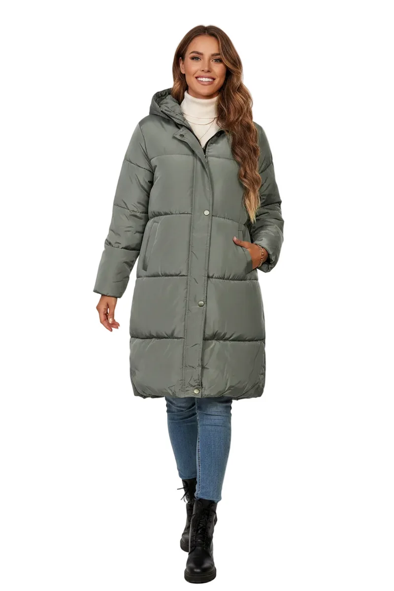 Werten Sie Ihre Garderobe mit unserer stylischen Damen-Steppjacke auf.