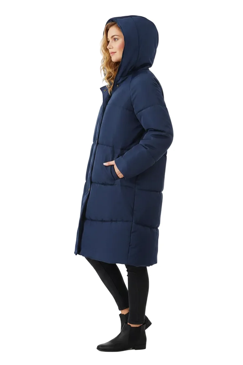Werten Sie Ihre Garderobe mit unserer stylischen Damen-Steppjacke auf.