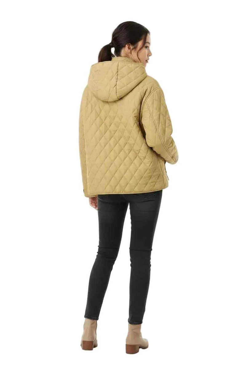Werten Sie Ihre Garderobe mit dem ultimativen wattierten Damenmantel mit abnehmbarer Kapuze auf.