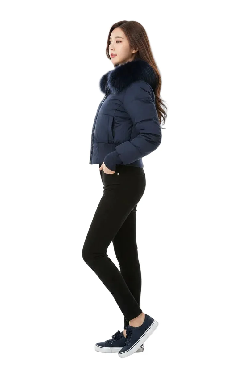 Mit unserem lässigen Damen-Winterdaunenmantel bleiben Sie stilvoll und warm.