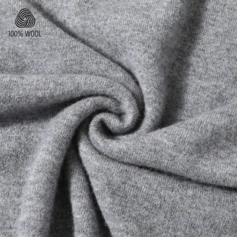Verleihen Sie Ihrem Stil mit unserem hochwertigen Herren-Wollpullover das gewisse Extra.