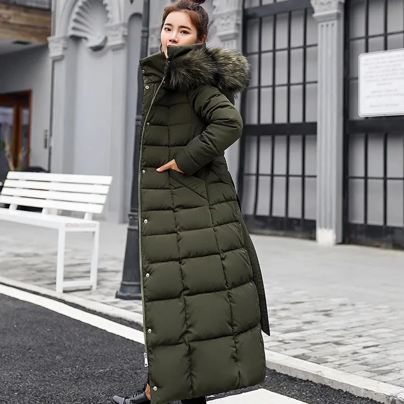 Neue Winterparkas für Damen – Lockerer, warmer, dick gefütterter Mantel mit großem Pelzkragen und Kapuze.