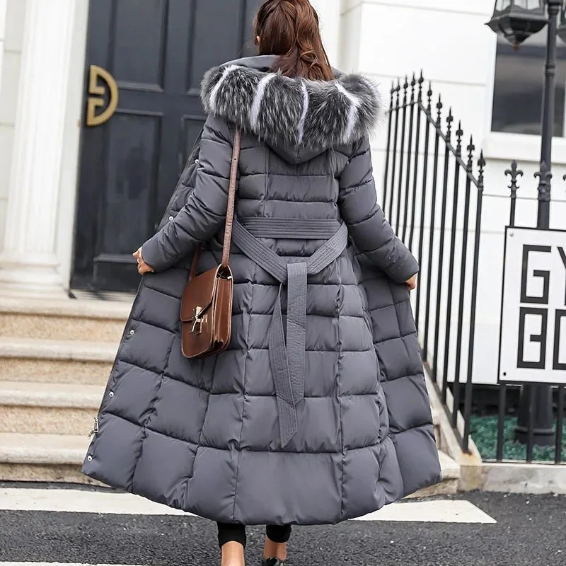 Neue Winterparkas für Damen – Lockerer, warmer, dick gefütterter Mantel mit großem Pelzkragen und Kapuze.