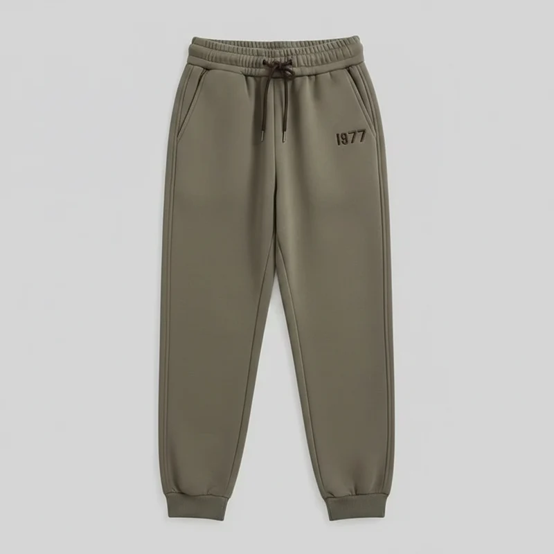 Verleihen Sie Ihrem Stil mit unserer lässigen High-Waist-Hose das gewisse Etwas.