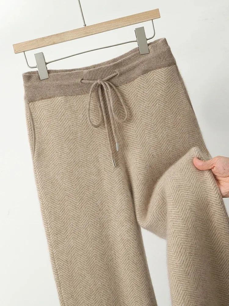 Verleihen Sie Ihrem Stil mit unserem Herren-Cardigan-Set aus Merinowolle das gewisse Etwas.