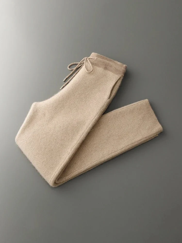 Verleihen Sie Ihrem Stil mit unserem Herren-Cardigan-Set aus Merinowolle das gewisse Etwas.