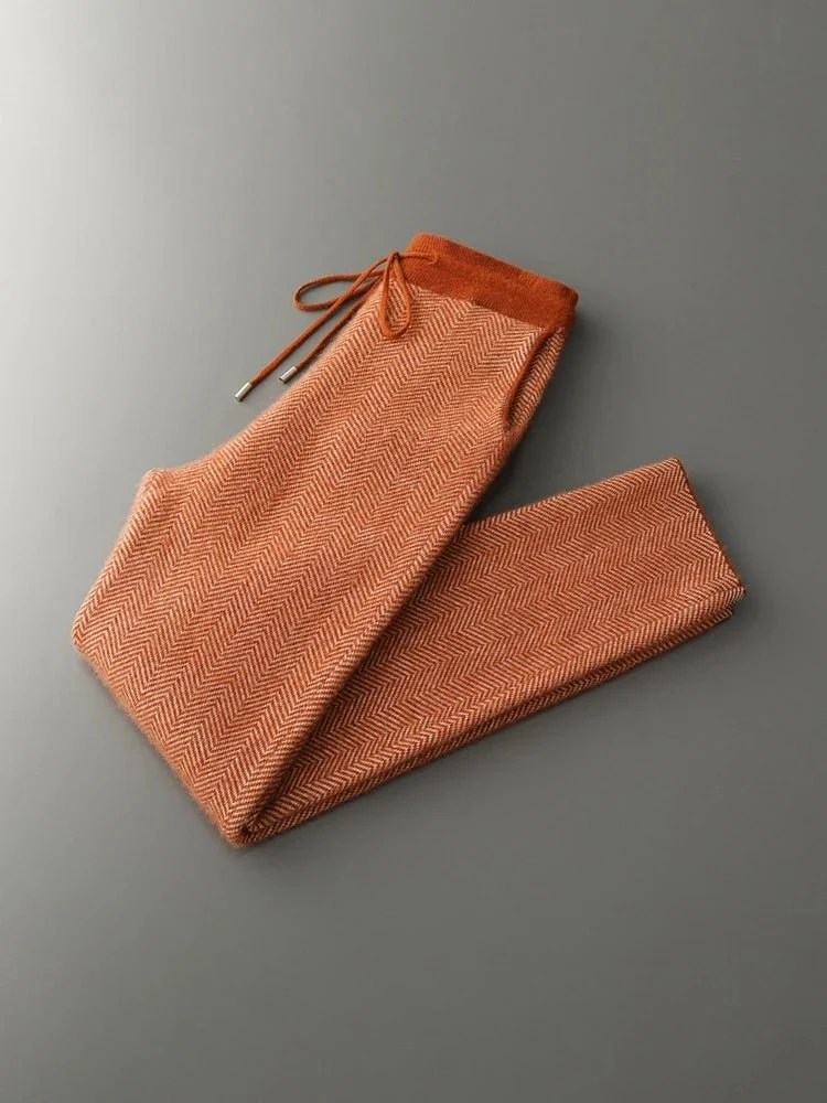 Verleihen Sie Ihrem Stil mit unserem Herren-Cardigan-Set aus Merinowolle das gewisse Etwas.