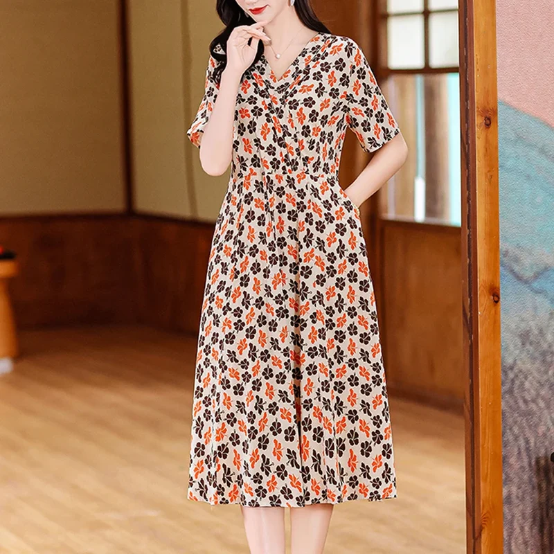 Verleihen Sie Ihrem Stil mit unserem eleganten Sommerkleid mit Blumenmuster das gewisse Etwas