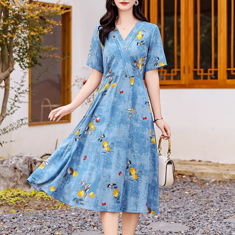 Verleihen Sie Ihrem Stil mit unserem eleganten Sommerkleid mit Blumenmuster das gewisse Etwas