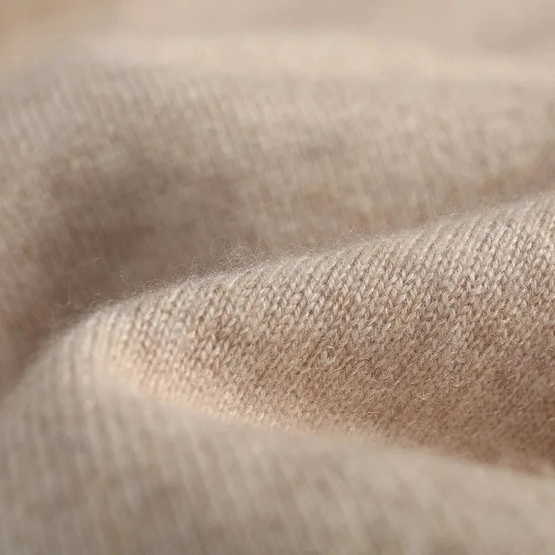 Verleihen Sie Ihrem Stil mit unserem Kaschmirpullover für Herren das gewisse Etwas.