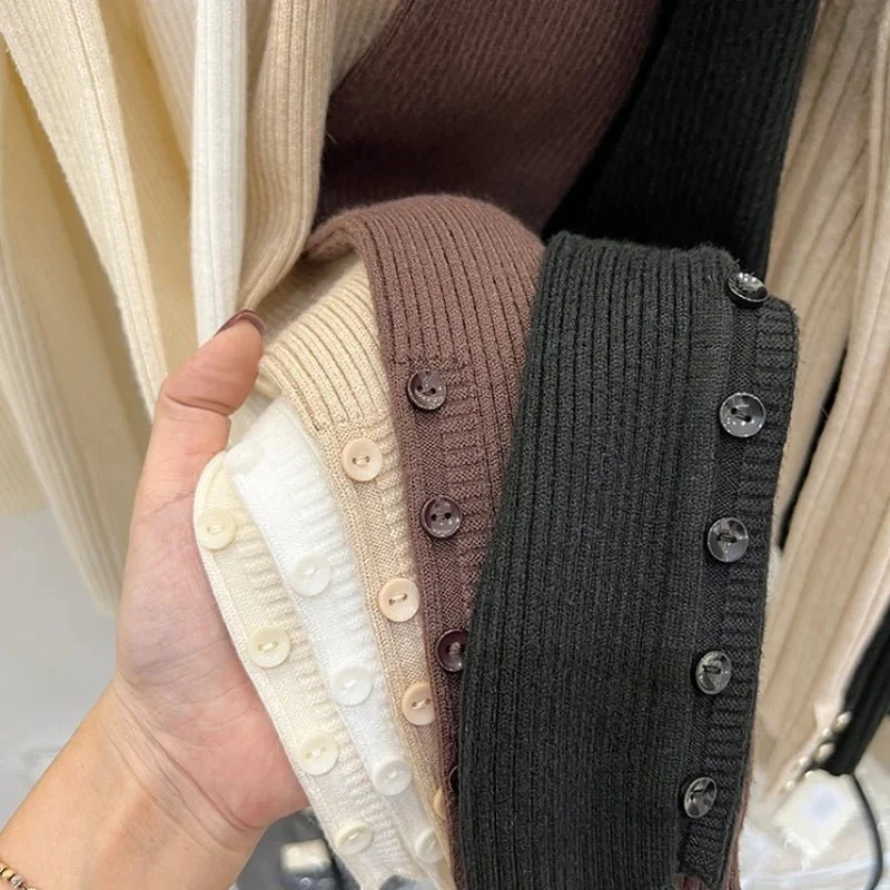 Schmal geschnittener Damen-Rollkragenpullover mit Knöpfen – weicher Stretch-Strickpullover für Herbst/Winter