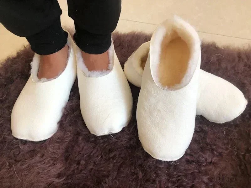 Hausschuhe aus Lammfell – Barfußschuhe aus echtem Leder für Damen und Herren