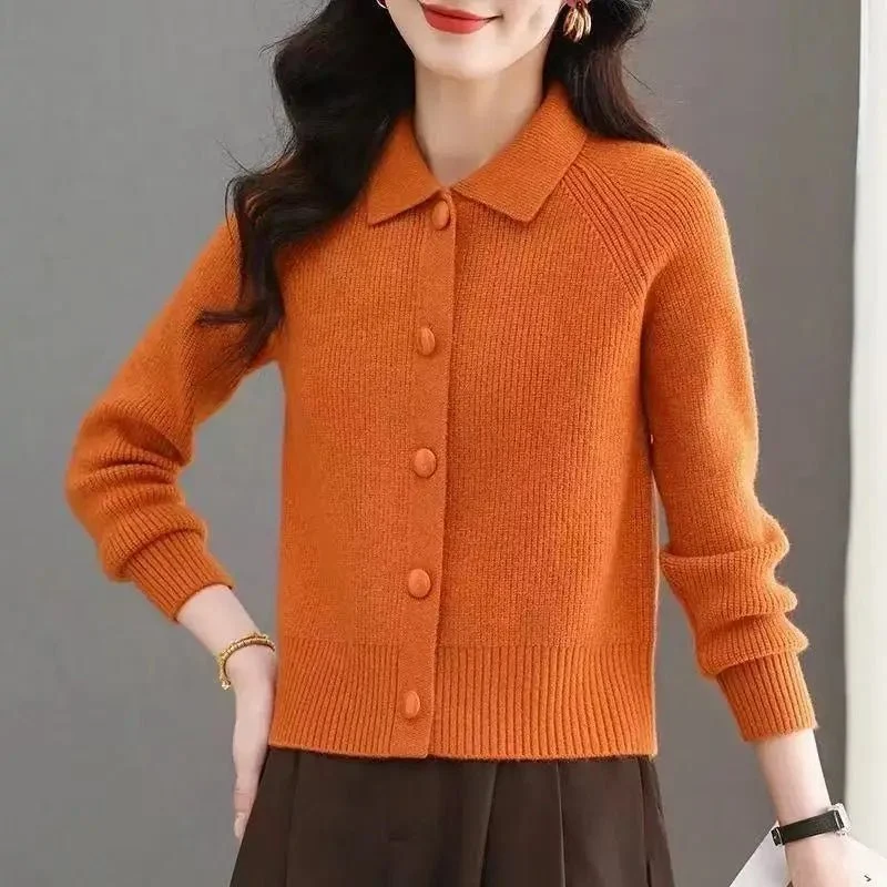 Langer Damen-Strickcardigan mit Revers – Knopfleiste, schweres, kuscheliges Strickmaterial