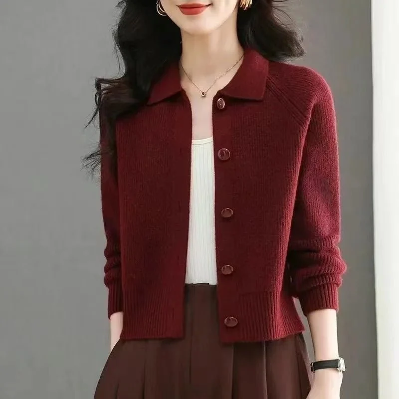 Langer Damen-Strickcardigan mit Revers – Knopfleiste, schweres, kuscheliges Strickmaterial