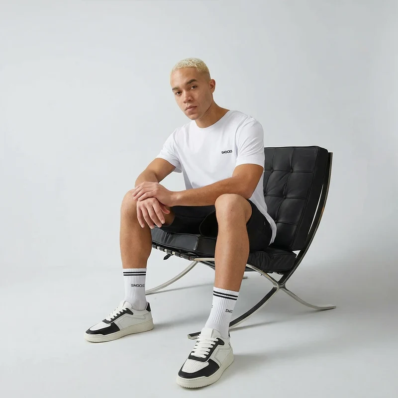 Hohe Sportsocken mit Streifen | Schwarz