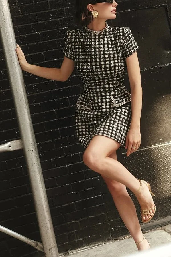 Schickes schwarz-weiß kariertes Minikleid für mühelose Eleganz