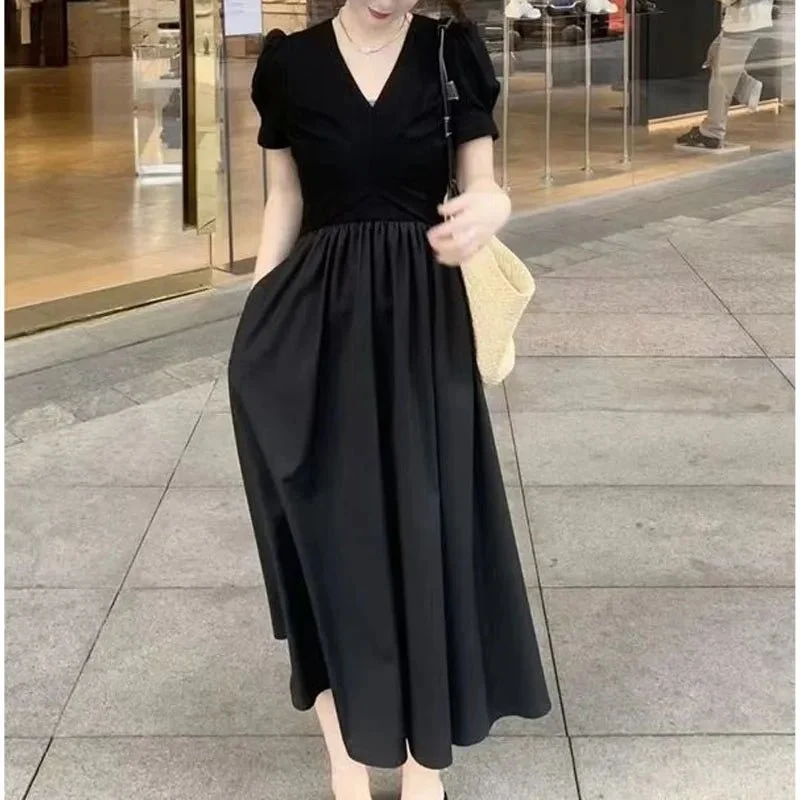 Verleihen Sie Ihrem Stil mit unserem eleganten Sommerkleid in A-Linie das gewisse Etwas