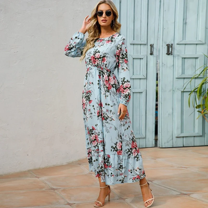 Mühelos elegant: Das geblümte Maxikleid im Boho-Stil für jeden Anlass