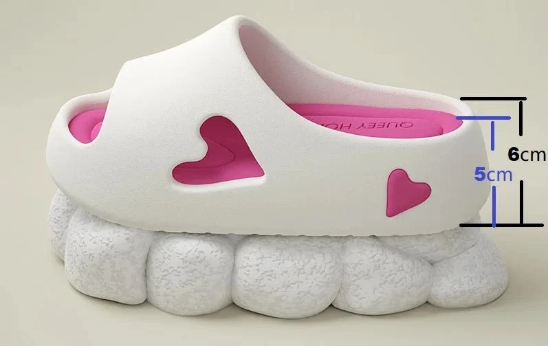 Steigern Sie Ihren Komfort mit Damen-Sommer-Plateau-Slippern.