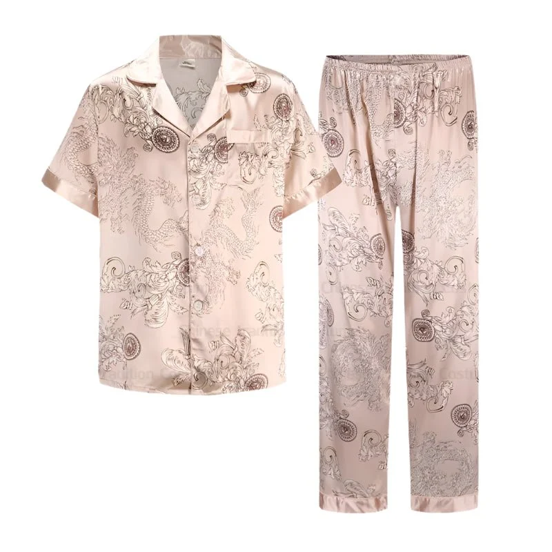 Herren-Pyjama-Set aus Satin: Langarmhemd und Hose aus Eisseide, Bademantel mit Tasche
