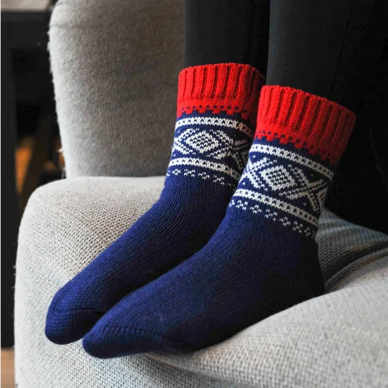 Wollsocken mit norwegischem Marius-Muster - Blau / Weiß / Rot