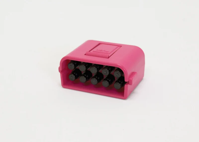 OUTPUT BLOCK COVER (MAGENTA)