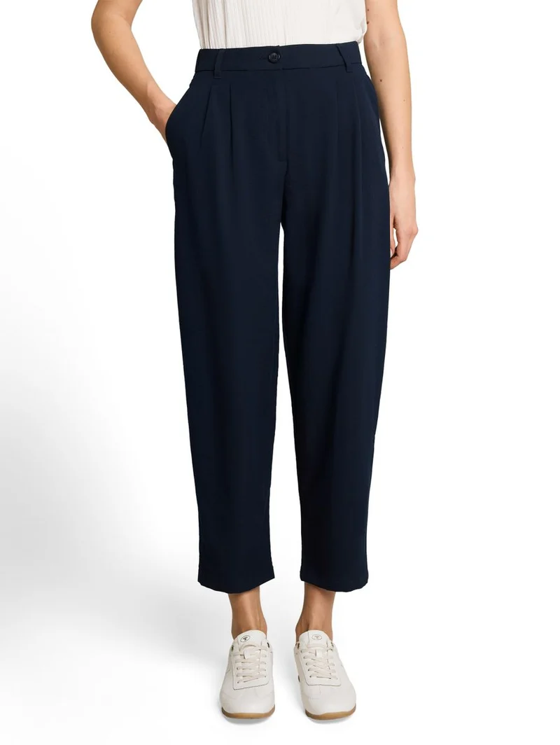 Cropped Barrel Hose