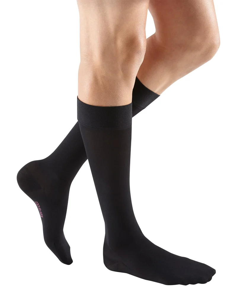 mediven plus, 30-40 mmHg, Calf High w/ Silicone Topband, Closed Toe