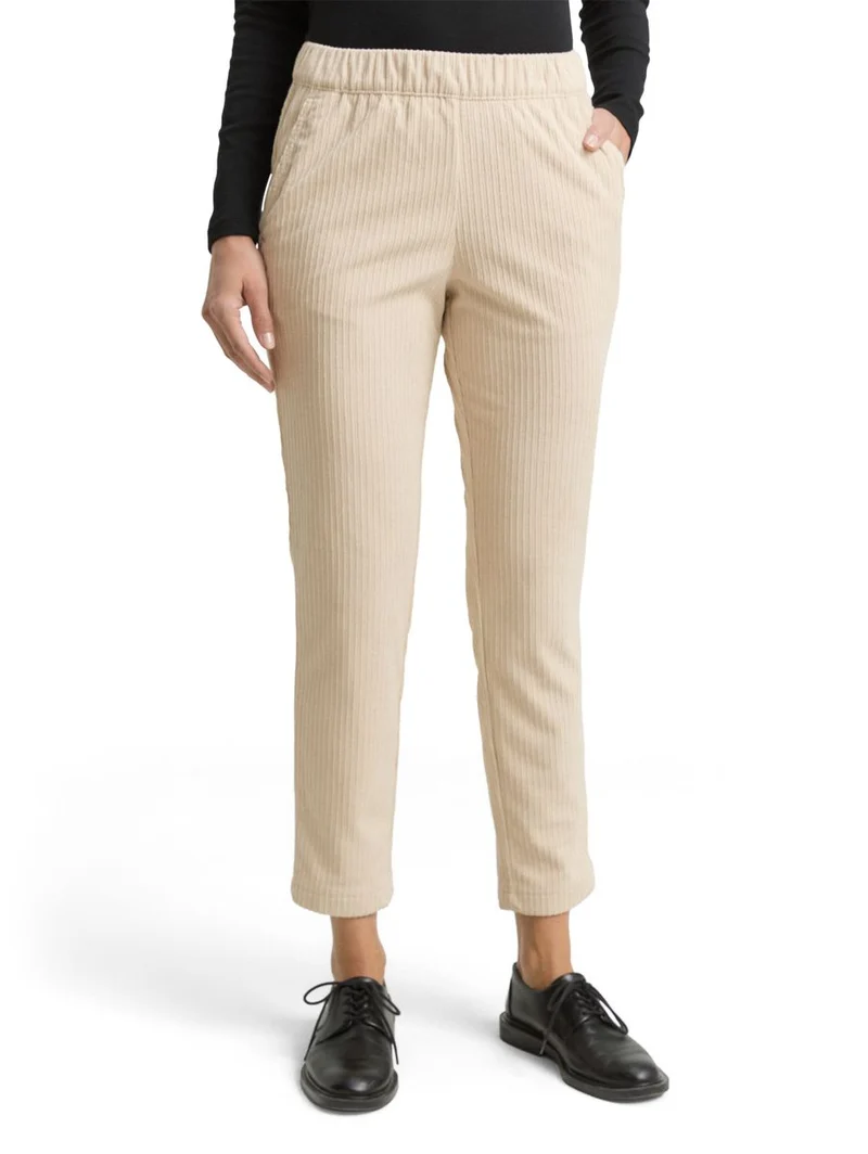 Loose Slim Cordhose