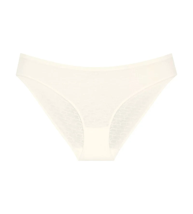 Triumph Signature Sheer Tai EX